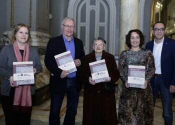 València reedita Flor de mayo de Blasco Ibáñez, con ilustraciones de Segrelles, como colofón a los actos del 150 aniversario del nacimiento del escritor