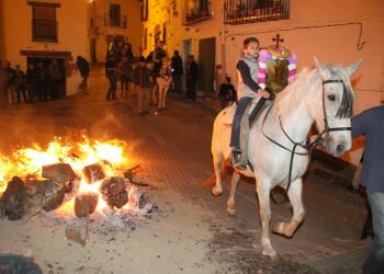 Vilafamés celebra un multitudinario Sant Antoni