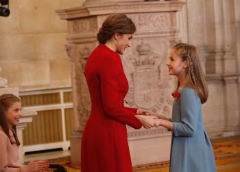 Acto de imposición del Collar de la insigne Orden del Toisón de Oro a Su Alteza Real la Princesa de Asturias