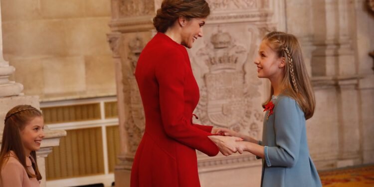 Acto de imposición del Collar de la insigne Orden del Toisón de Oro a Su Alteza Real la Princesa de Asturias