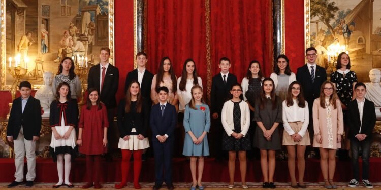 Acto de imposición del Collar de la insigne Orden del Toisón de Oro a Su Alteza Real la Princesa de Asturias