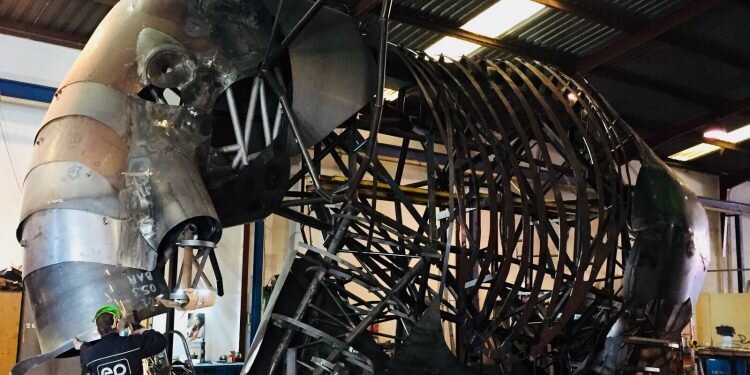 Un espectacular elefante de 15 toneladas presidirá la plaza exterior de BIOPARC Valencia