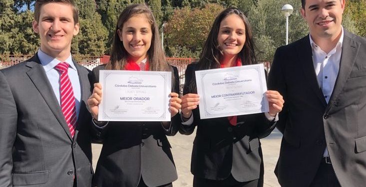 La benidormense Laura Ramírez se alza con el premio a la mejor oradora en el torneo nacional de debate