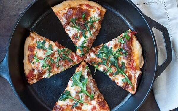 Pizza, plátanos y chocolate con churros, los productos que los valencianos más piden en la app Glovo