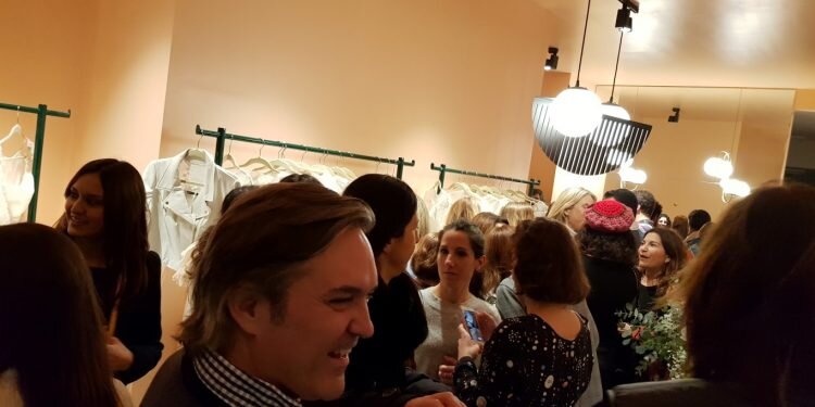 Valencia arropa a Carolina Otaduy y sus novias Indies