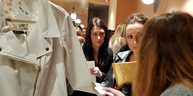 Valencia arropa a Carolina Otaduy y sus novias Indies