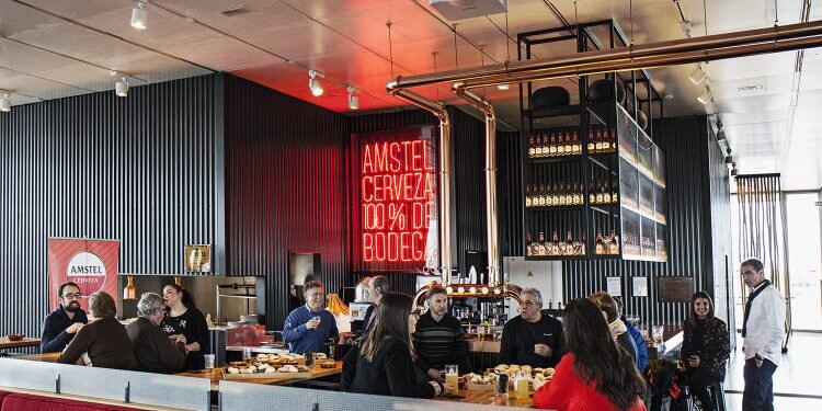 La Falla Avenida Reino de Valencia – San Valero gana el ‘Premi Amstel Unes Falles de Categoria’