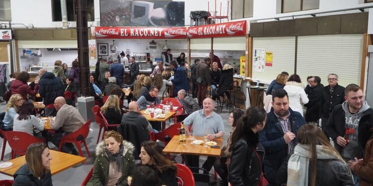 Sueca empieza la Pascua en el Mercado Municipal
