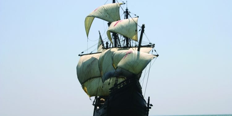 La Nao Victoria visita La Marina de València