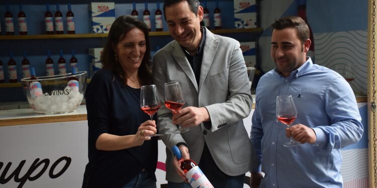 Rosa & Dito, el rosado más joven, fresco y playero de Coviñas