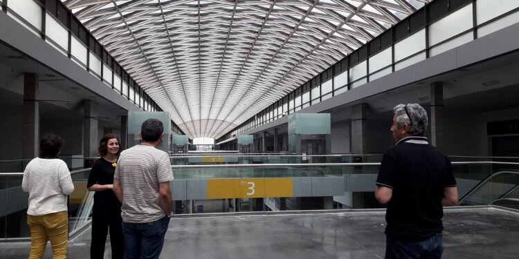 Profesionales de la producción cinematográfica visitan València para conocer sus enclaves como plató