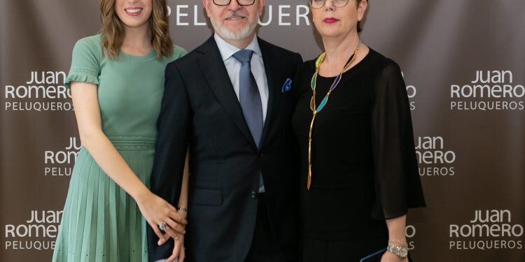 Juan Romero peluqueros celebra su 30 aniversario en Valencia