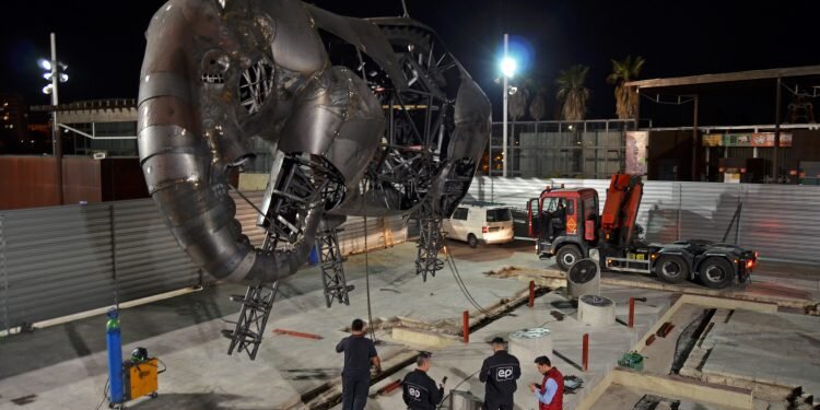 El majestuoso elefante de la plaza de BIOPARC Valencia se llamará Escipión y simboliza la unión del arte y la naturaleza