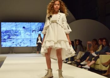 Génesis: el traje marinero para chicas, la nueva propuesta de Hortensia Maeso para 2019