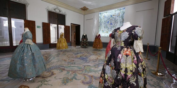 El color, protagonista de la nueva exposición del museo de la seda de Valencia