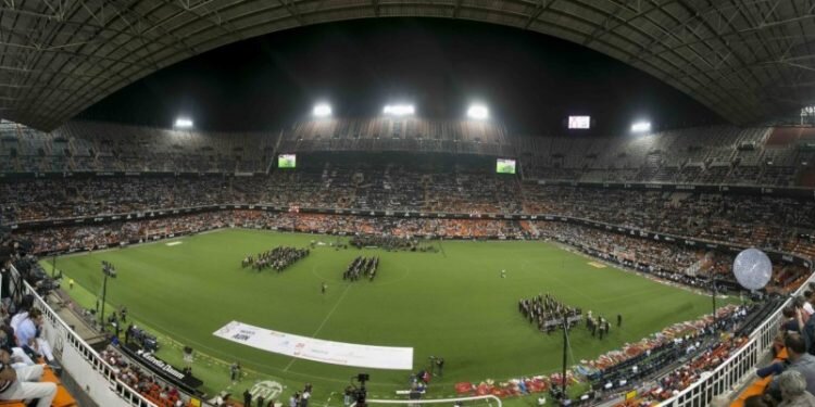 Las Sociedades Musicales pasan a la historia y consiguen 13 Guinness en el 50º aniversario de la FSMCV