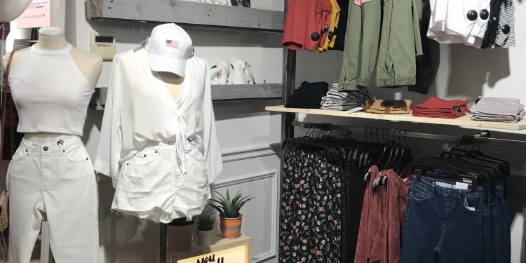 Se inauguró en Valencia, la tienda italiana de moda femenina Subdued