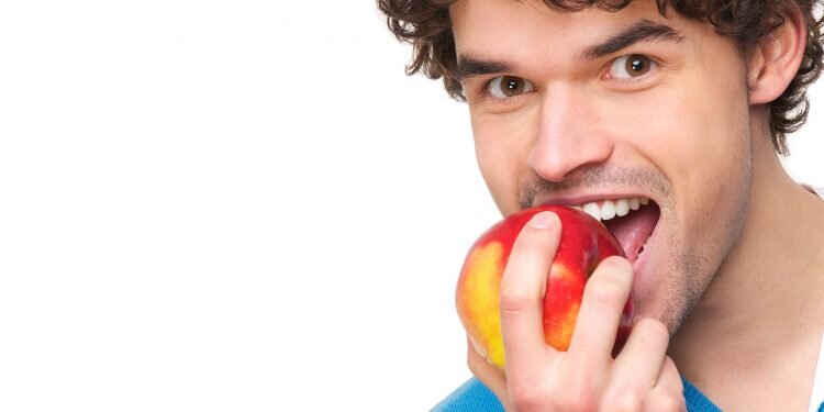 La salud y crecimiento del cabello, reforzados con la manzana
