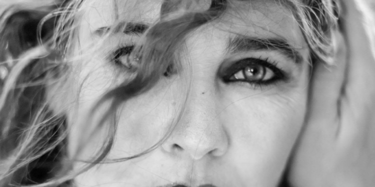 Llamadas sordas un libro de Carolina Utiel