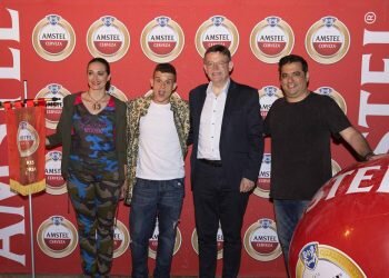 Arkano desata la fiesta y Sirvent pone la pirotecnia a La Cremà de la Hoguera reconocida con el ‘Premi Asmtel Unes Fogueres de Categoria’