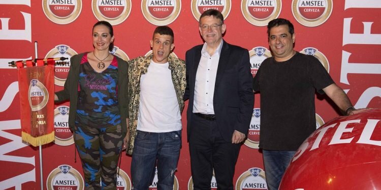 Arkano desata la fiesta y Sirvent pone la pirotecnia a La Cremà de la Hoguera reconocida con el ‘Premi Asmtel Unes Fogueres de Categoria’