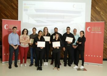 La Escuela de Hostelería Fundación Cruzcampo de Valencia ha graduado a los alumnos de la segunda promoción en el emblemático edificio Veles e Vents