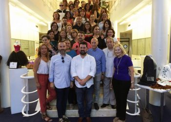 La Escuela de Formación del Gremio Artesano de Sastres y Modistas CV concluye sus cursos e inaugura exposición en el Centro de Artesanía CV