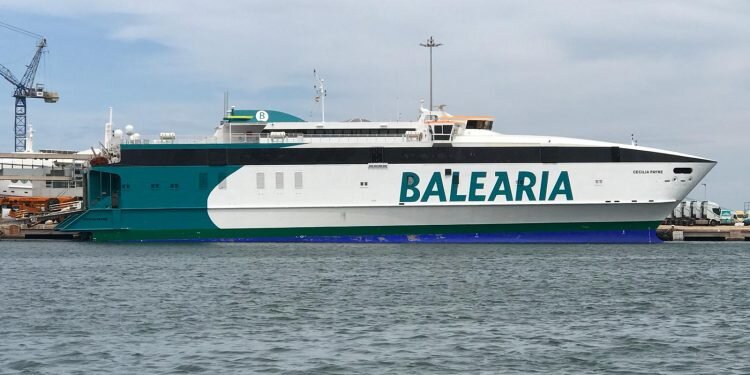 Baleària refuerza este verano sus servicios entre la Comunitat Valenciana y Eivissa con cuatro servicios diarios