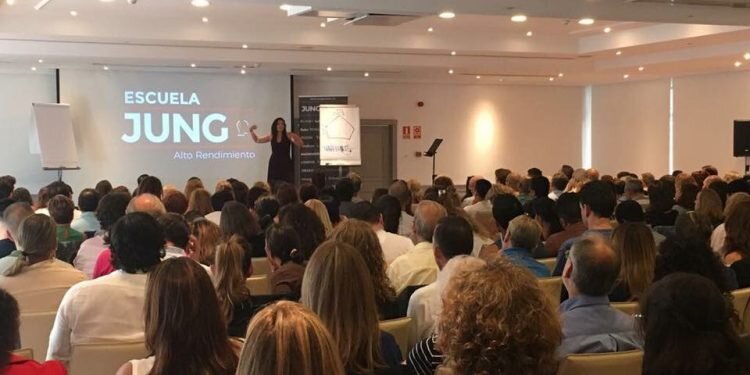 Entrevista a Catalina Davis experta internacional en alto rendimiento