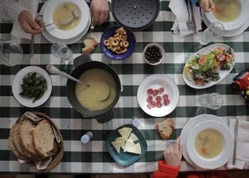 Barómetro Carbonell de comida casera: la realidad de las cocinas y mesas en Comunidad Valenciana