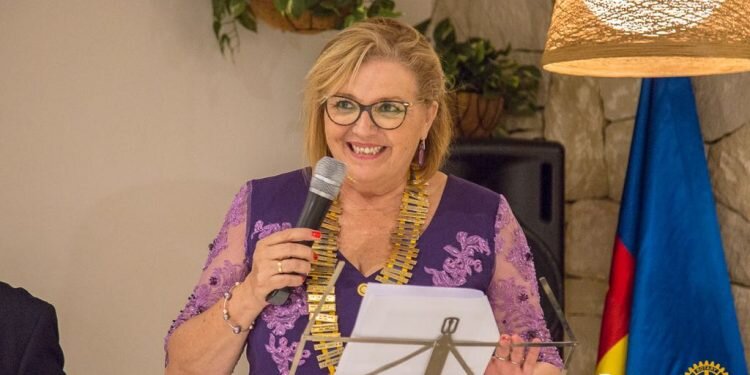 Ceremonia de cambio de collares Rotary club Valencia 2018