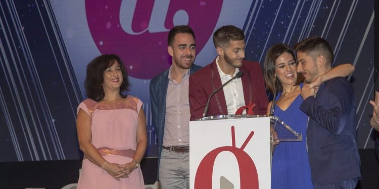 Aquí TV entrega sus premios a Sandra Golpe, María Llapart y El Terrat