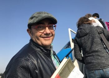 Oficio de lance De cómo llegué a comer, incluso bien, del periodismo Un libro de Emili Piera