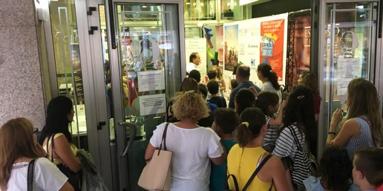 Disney triunfa en València con el preestreno nacional de «Christopher Robin»