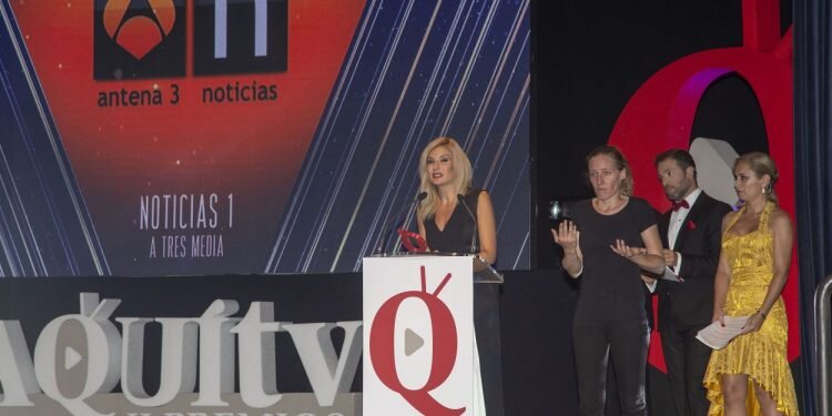 Aquí TV entrega sus premios a Sandra Golpe, María Llapart y El Terrat