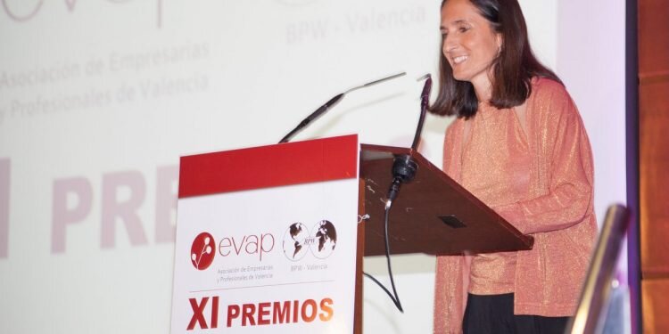 Patricia Campos, Deborah Burks, Marisol Casado y Carlota de Dios reciben los Premios EVAP