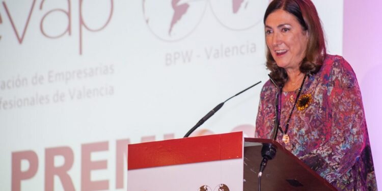 Patricia Campos, Deborah Burks, Marisol Casado y Carlota de Dios reciben los Premios EVAP