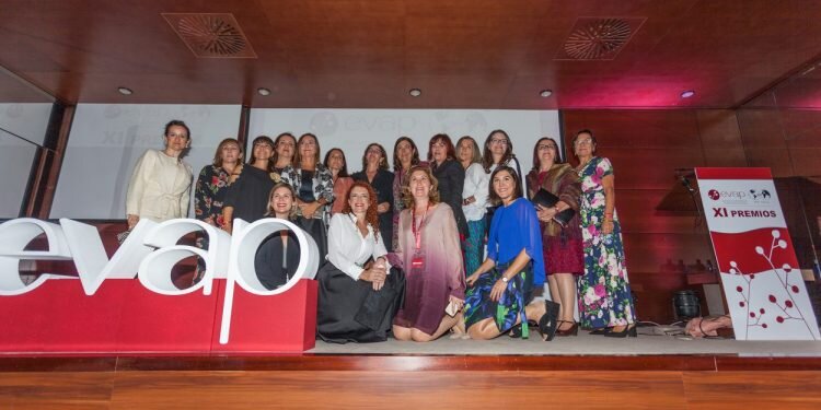 Patricia Campos, Deborah Burks, Marisol Casado y Carlota de Dios reciben los Premios EVAP