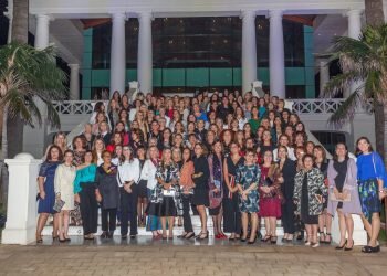 Patricia Campos, Deborah Burks, Marisol Casado y Carlota de Dios reciben los Premios EVAP