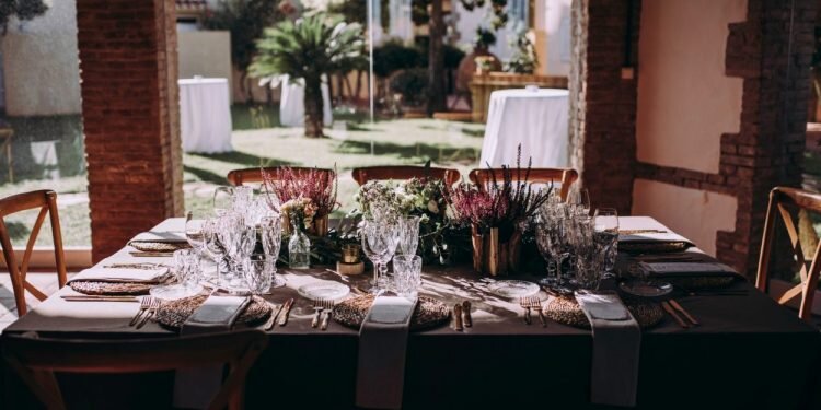 Dos emprendedores crean los naranjos de San Isidro en mitad de la huerta