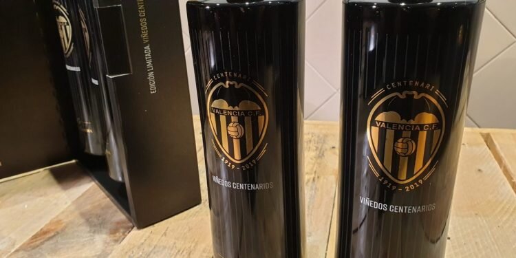 Vicente Gandía presenta el vino del Centenario del Valencia C.F.