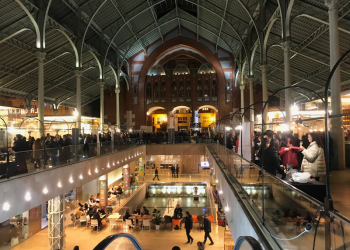 La Feria del Cava arranca con fuerza en el corazón de Valencia