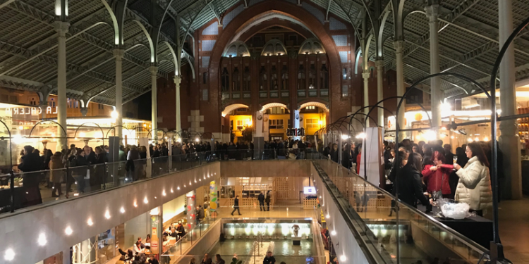 La Feria del Cava arranca con fuerza en el corazón de Valencia