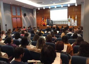 La gestión económica y el informe PISA a debate en el CEU