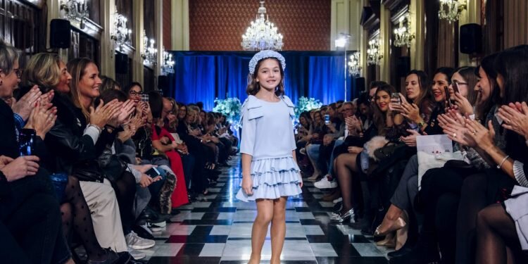 Desfile Dolores / Dolores Girl III Semana de la Costura del Gremio Artesano de Sastres y Modistas Comunitat Valenciana