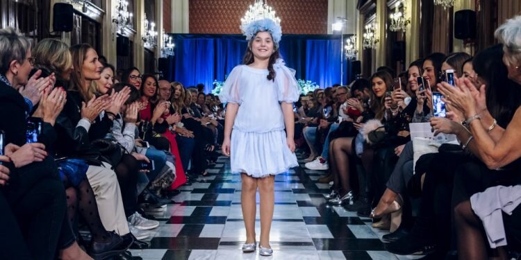 Desfile Dolores / Dolores Girl III Semana de la Costura del Gremio Artesano de Sastres y Modistas Comunitat Valenciana