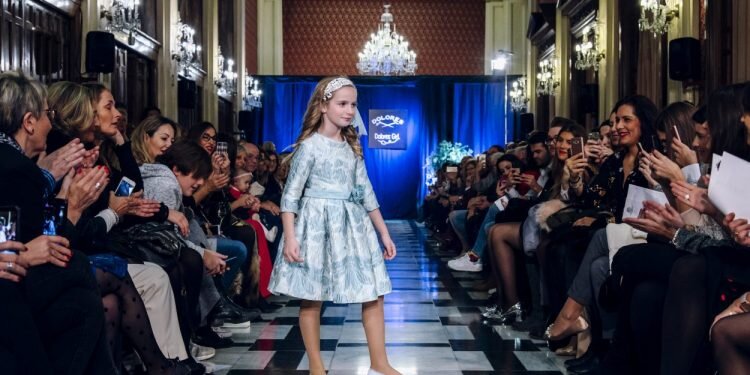 Desfile Dolores / Dolores Girl III Semana de la Costura del Gremio Artesano de Sastres y Modistas Comunitat Valenciana