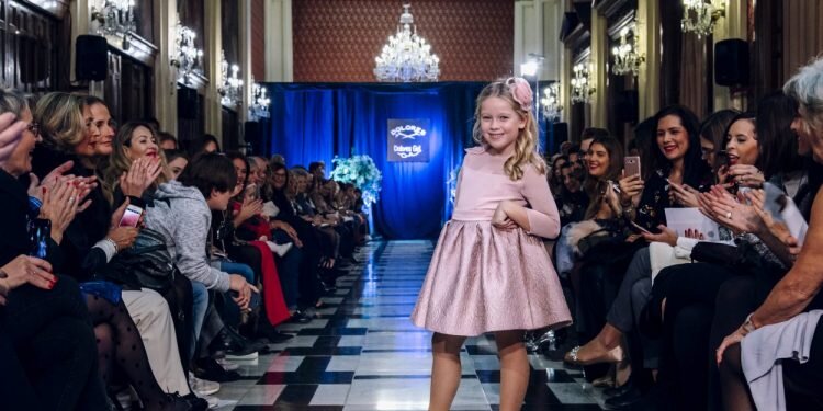 Desfile Dolores / Dolores Girl III Semana de la Costura del Gremio Artesano de Sastres y Modistas Comunitat Valenciana