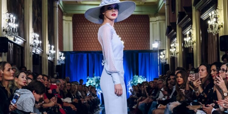 Desfile Dolores / Dolores Girl III Semana de la Costura del Gremio Artesano de Sastres y Modistas Comunitat Valenciana