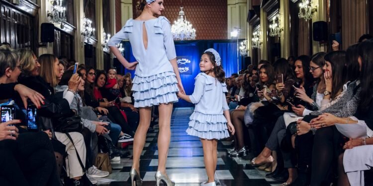 Desfile Dolores / Dolores Girl III Semana de la Costura del Gremio Artesano de Sastres y Modistas Comunitat Valenciana